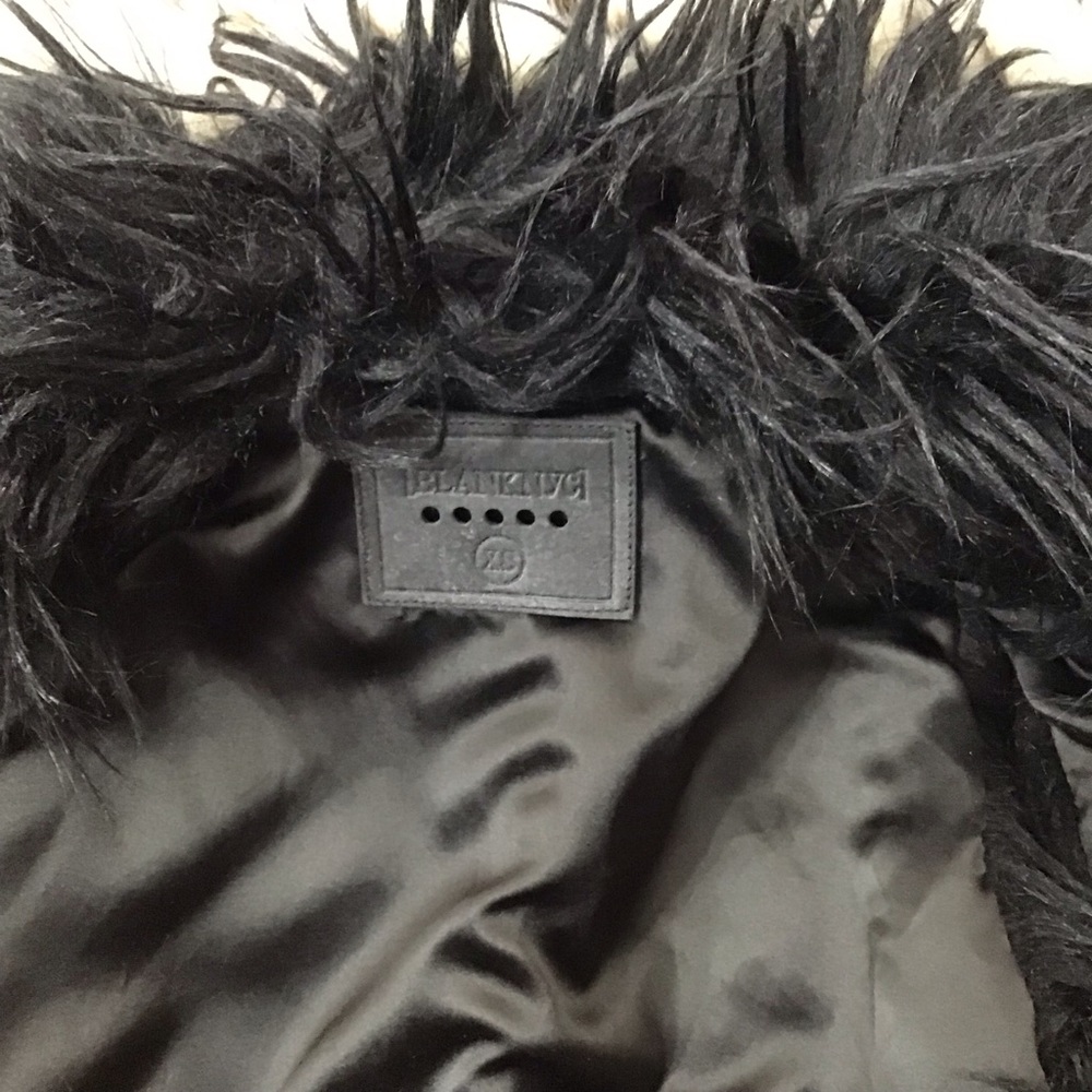 Blank NYC faux fur vest size xs - Picture 6 of 8